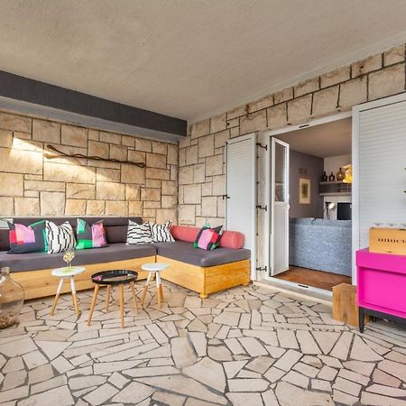 Apartment Lota With Heated Pool On Top Location Supetar Ngoại thất bức ảnh