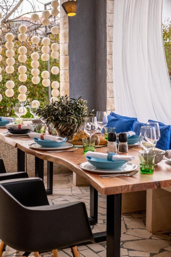 Apartment Lota With Heated Pool On Top Location Supetar Ngoại thất bức ảnh