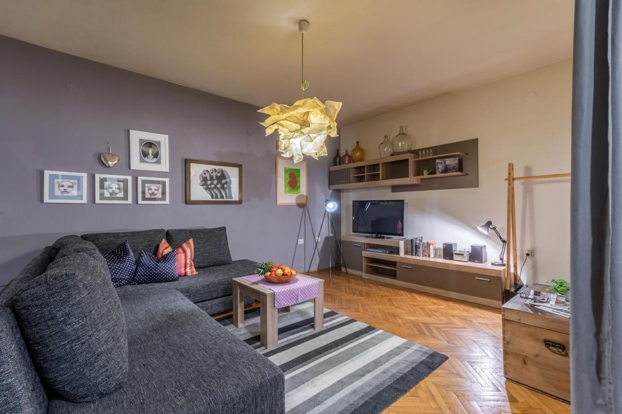 Apartment Lota With Heated Pool On Top Location Supetar Ngoại thất bức ảnh