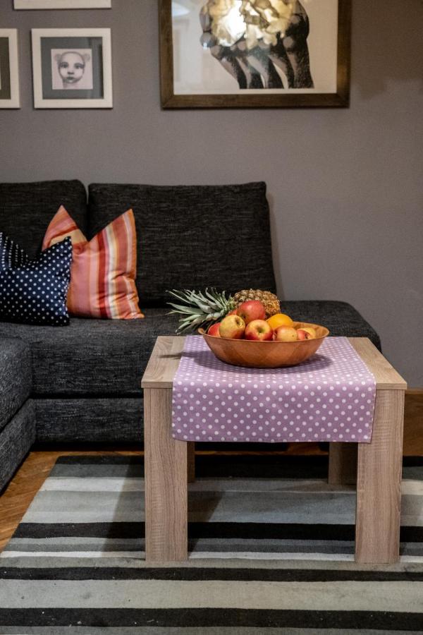 Apartment Lota With Heated Pool On Top Location Supetar Ngoại thất bức ảnh